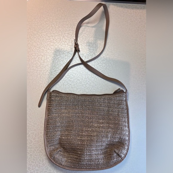 Vera Bradley | Angel Fish, straw crossbody handbag - Picture 7 of 16